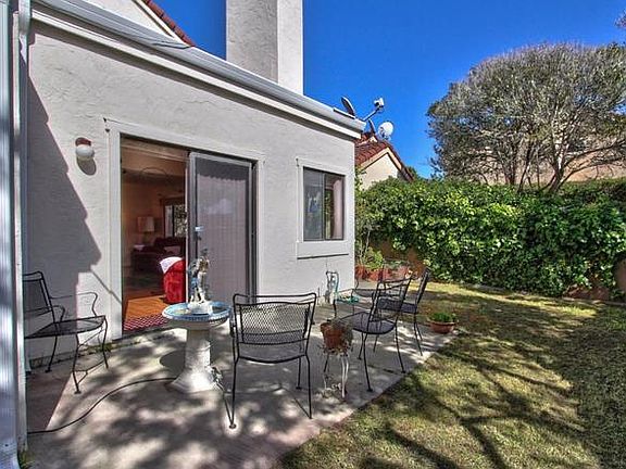 4th image of 171 Dolphin Cir