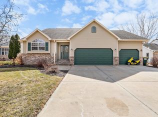 234 Parador Pl, Cottage Grove, WI 53527