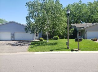 4841 Helena Rd N, Oakdale, MN 55128