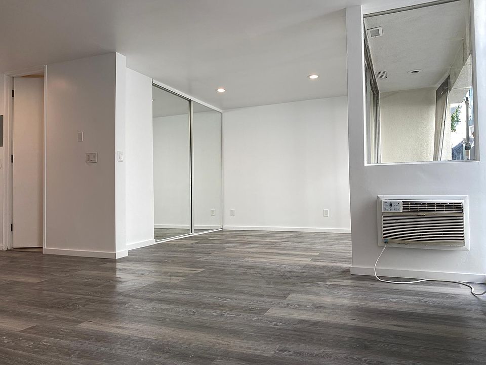 2nd image of 1627 N Poinsettia Pl APT 2