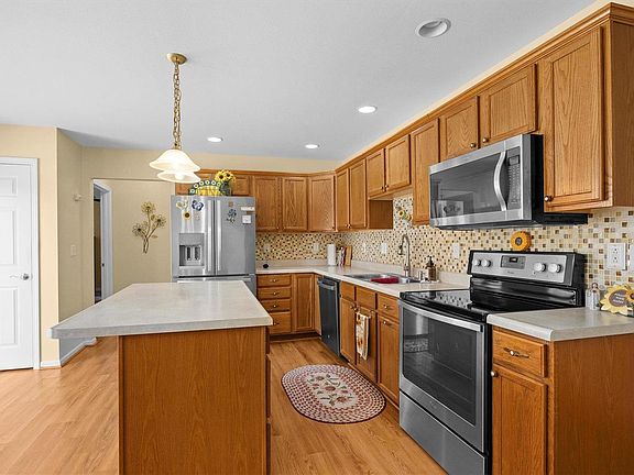 5th image of 10904 Fallowfield Dr