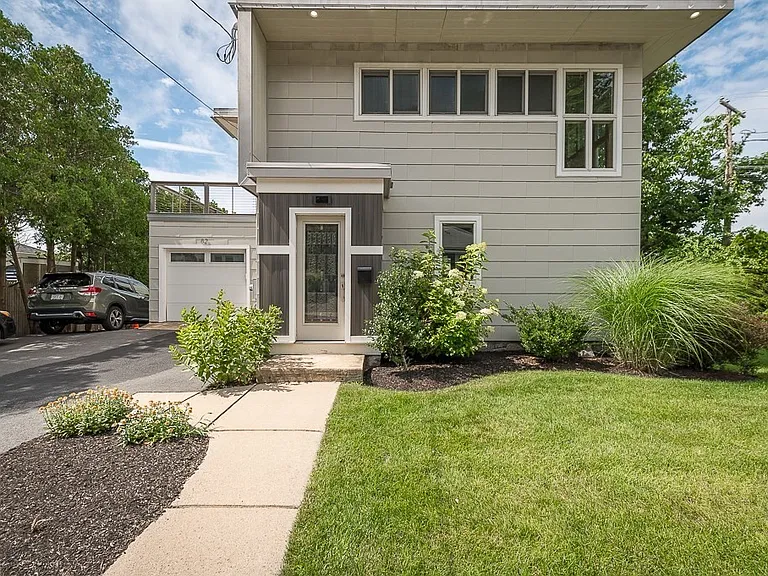 82 Bass Ave — Photo 2