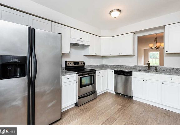 3rd image of 347 Jenville Ct