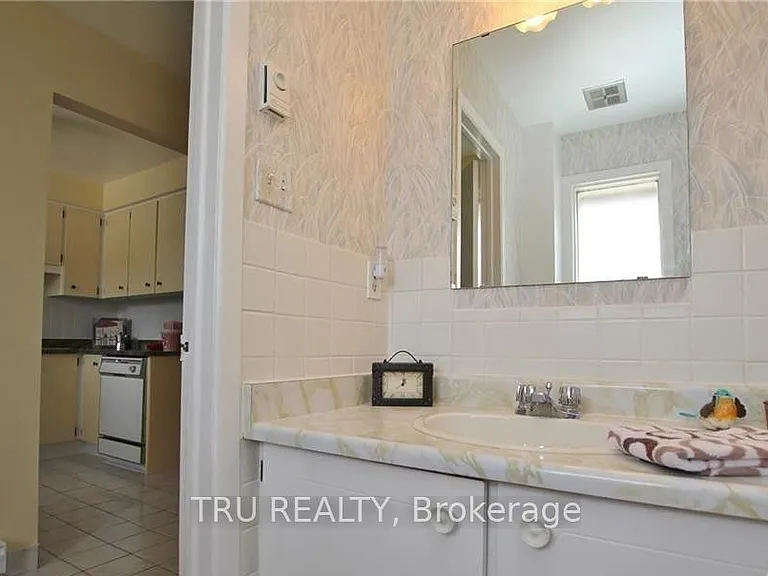 302 Craig Henry Dr #B — Photo 9