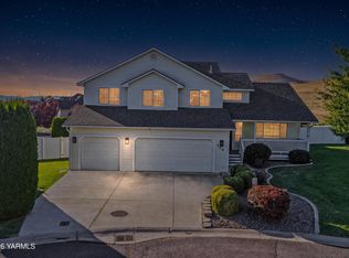 820 Overbluff Ln, Yakima, WA 98901
