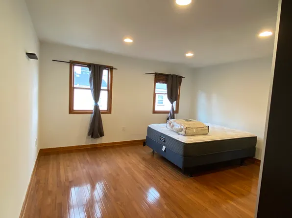 1319 South St, Philadelphia, PA 19147