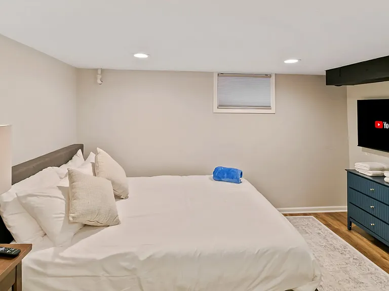225 W Park Ave #1 — Photo 8