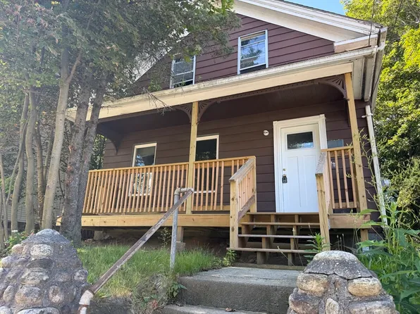 48 Lake St, Webster, MA 01570