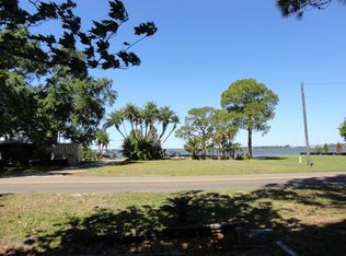 351 Shore Dr E, Oldsmar, FL 34677