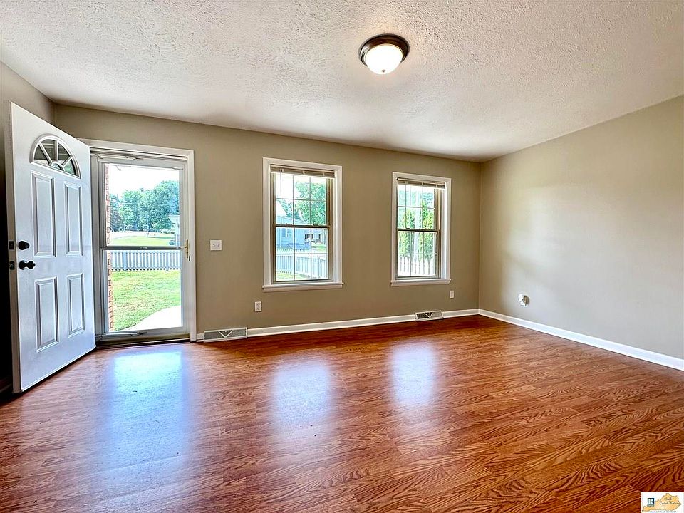 814 Page St, Columbia, KY 42728 Zillow