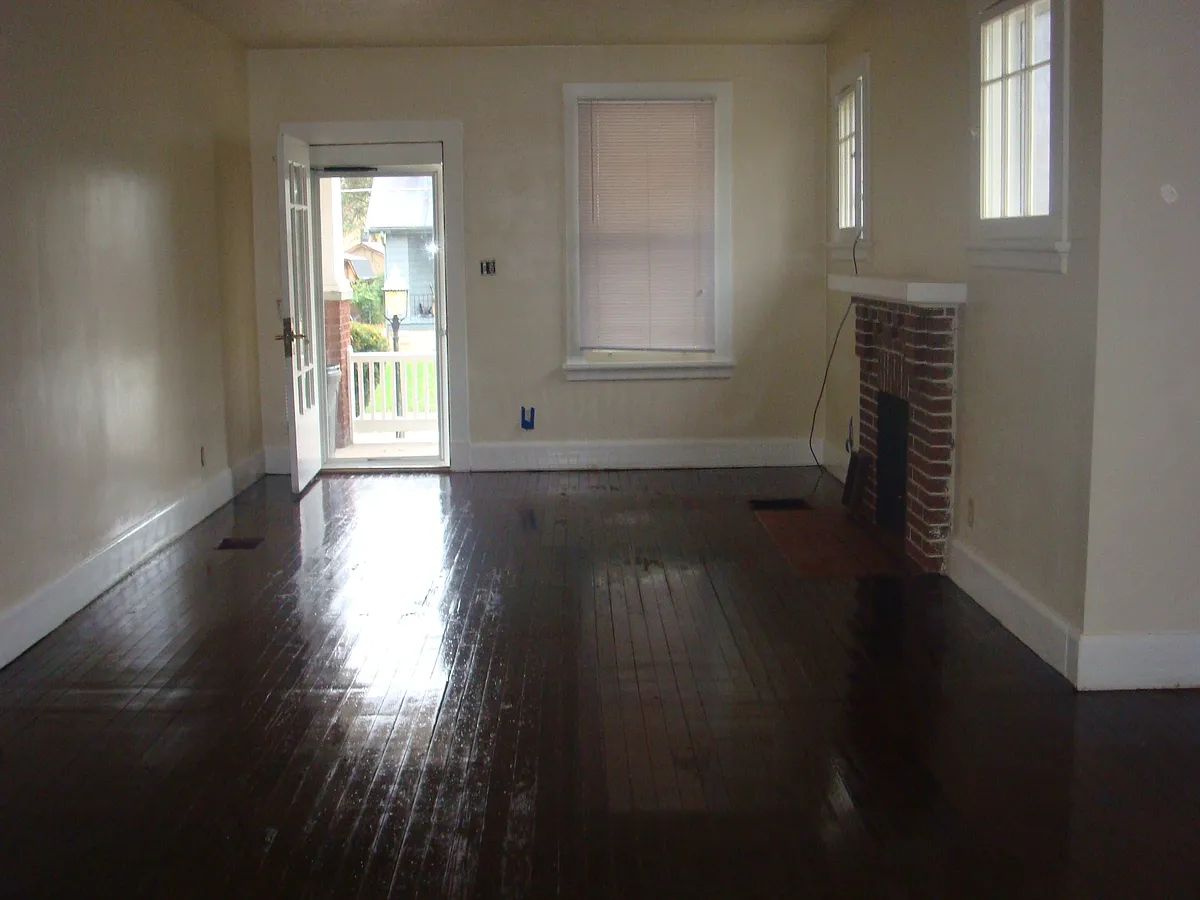 Building Photo - 6741 Doon Ave