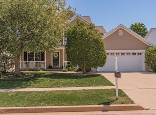 1608 Myra Ln, Bloomington, IL 61704
