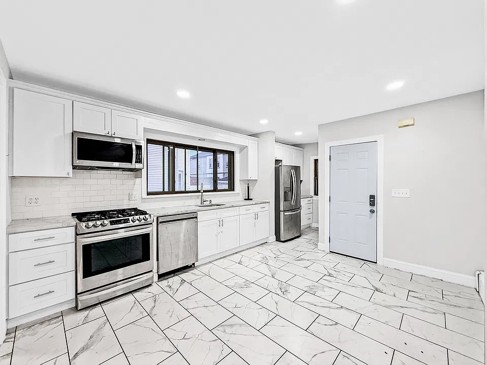 105 Saint Andrew Rd #1