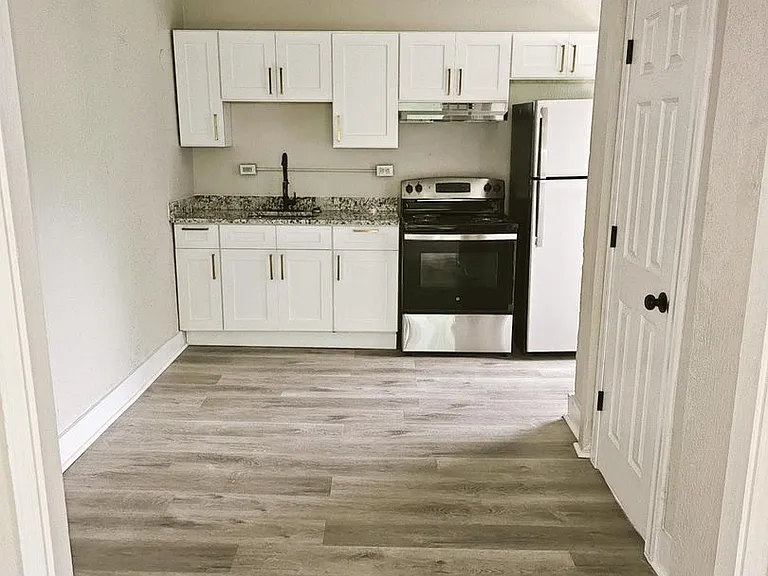 3131 Gilbert Ave — Photo 12