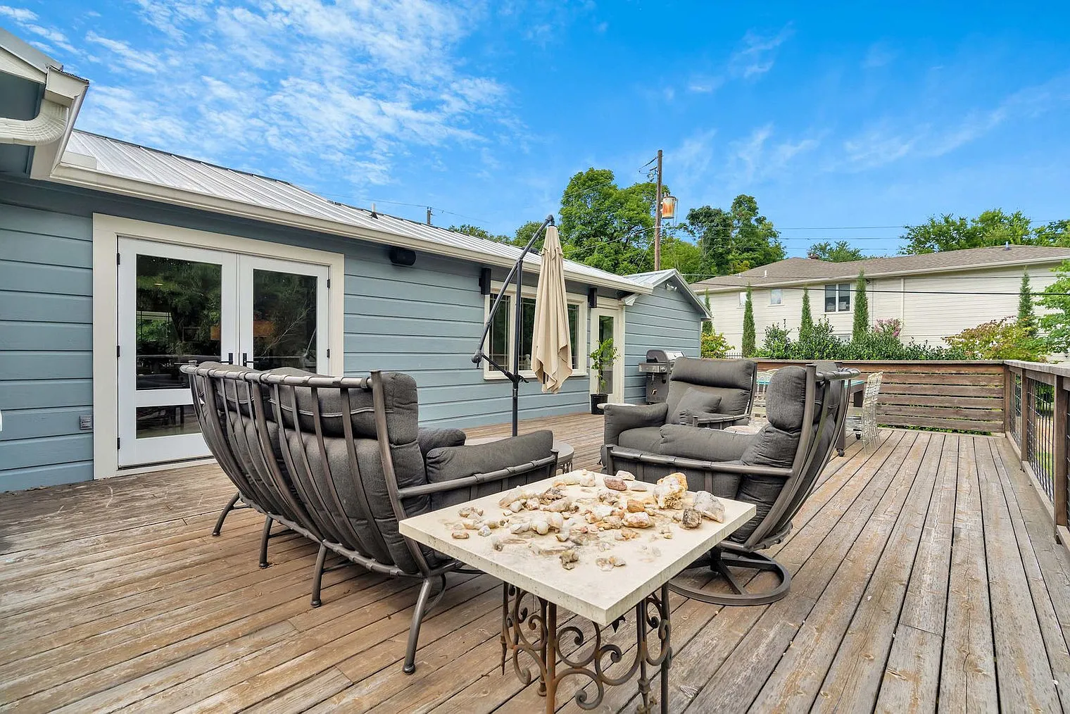 3 bed, 3.0 bath, 1442 sqft, $7,338 — Photo 4