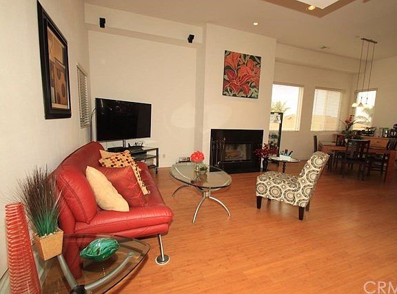 Wonderful great room for entertaining. Bamboo wood floors throughout!!!