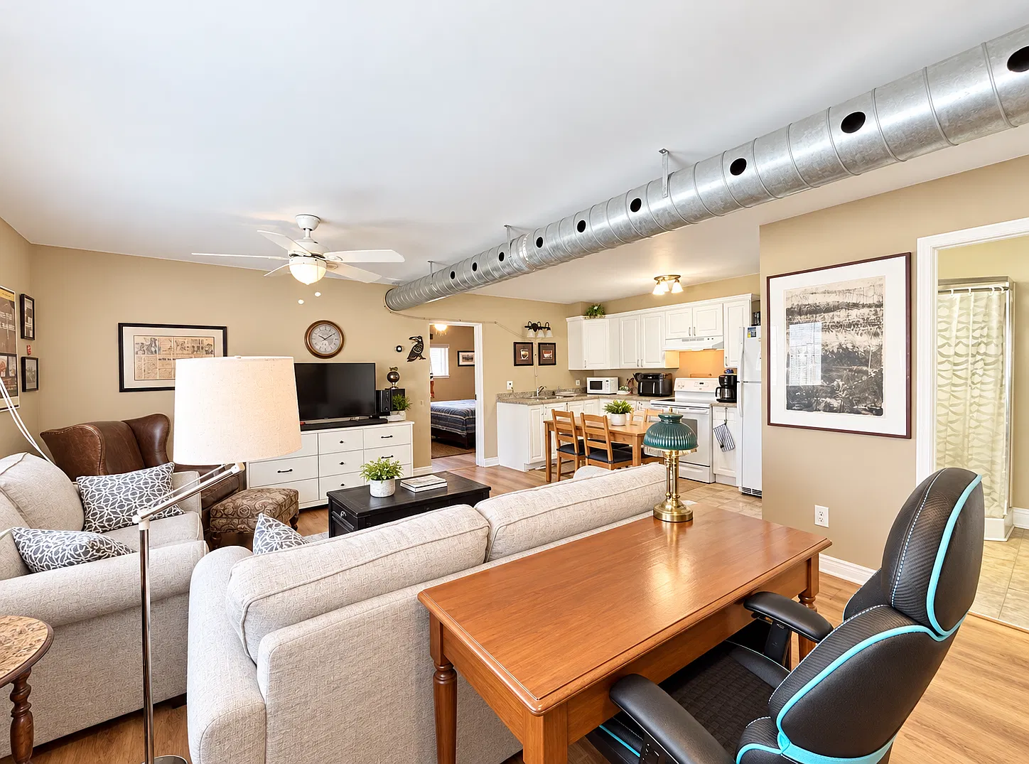 51 Eastchester Ave - Unit 3 — Photo 3