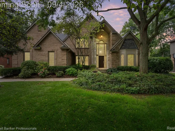 3623 Cedar Shake Dr, Rochester Hills, MI 48309