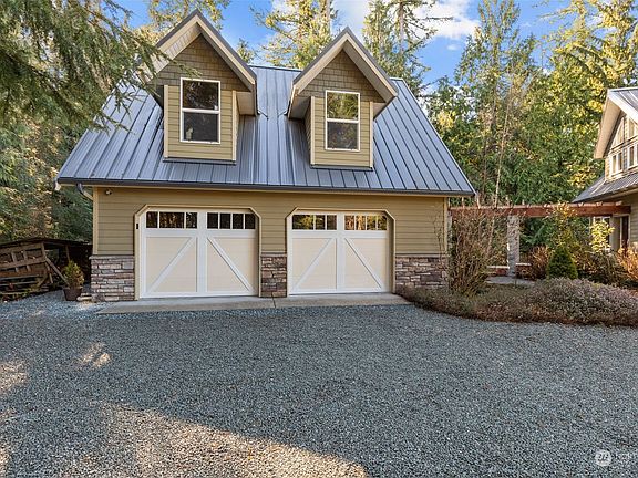 3rd image of 864 Summerhill Drive