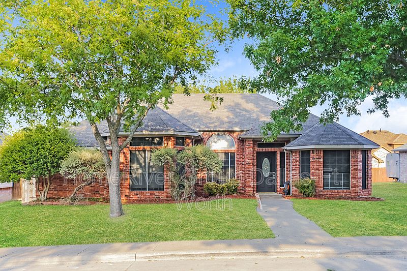 1st image of 720 Brees Dr