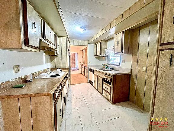 4th image of 2423 Radford Ave