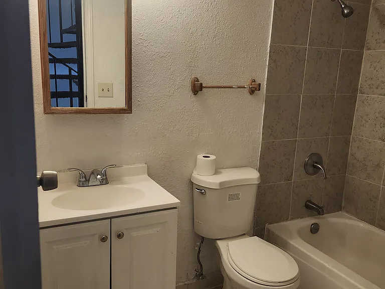 10930 Highwood Way — Photo 8