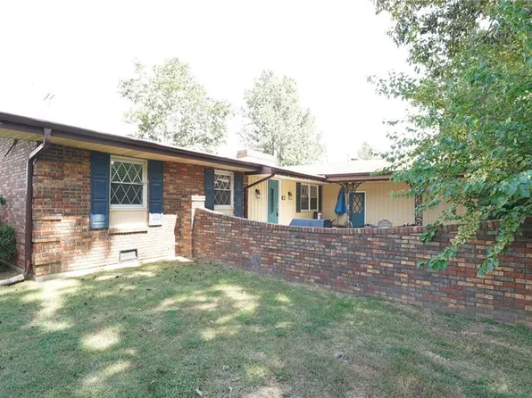 132 Autumn Dr, Sikeston, MO 63801