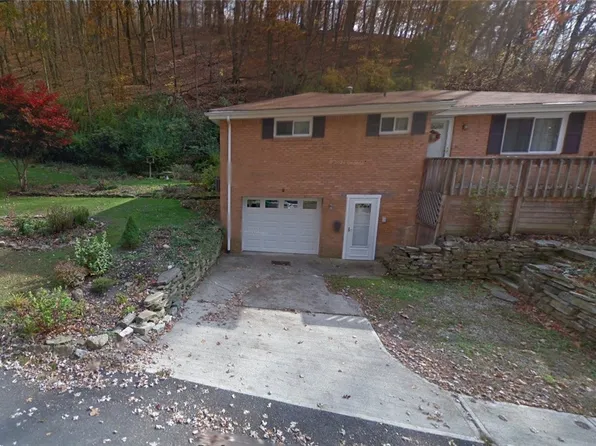 545 Coal St, Pitcairn, PA 15140