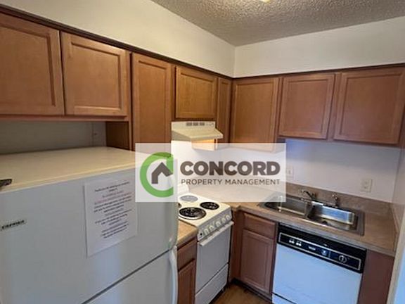 5th image of 620 Fairmont St APT C