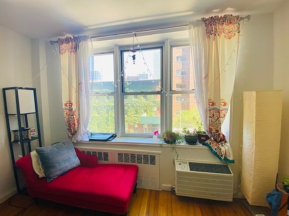 4th image of 320 W 30th St APT 4D