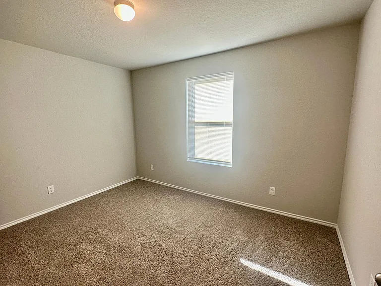2505 Marty Way — Photo 25