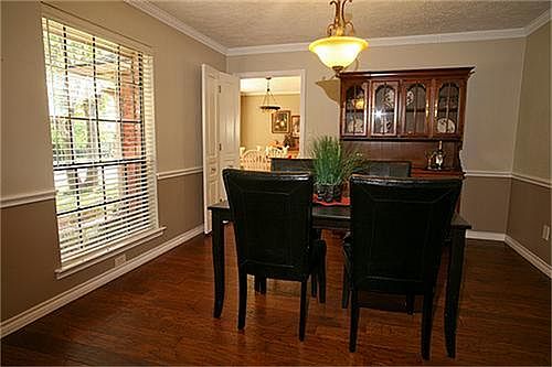 3rd image of 9605 Faircrest Dr