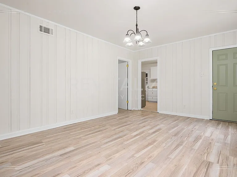 2505 Robin Hood Dr — Photo 8