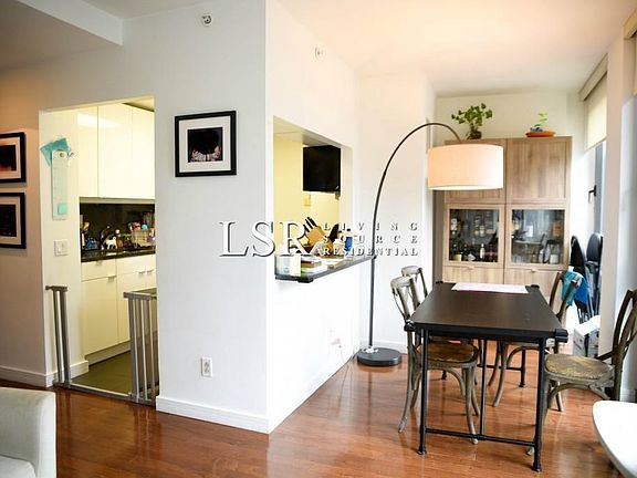 3rd image of 89 Murray St APT 7K