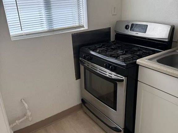 4th image of 403 N School St APT 7
