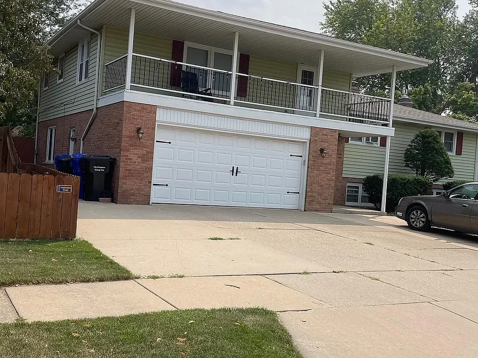 431 1/2 E Longview Dr
