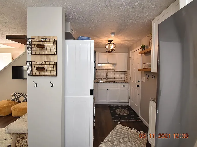 722 S Poplar St — Photo 5
