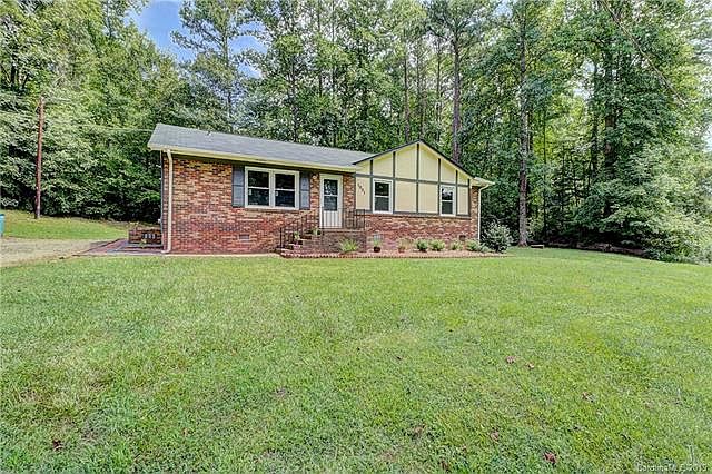 1st image of 1001 S 11th St