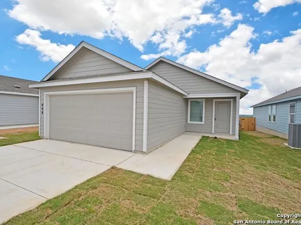446 Payton Pl, Marion, TX 78124