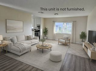 7240 Woodman Ave #9, Van Nuys, CA 91405