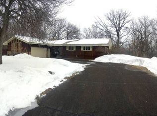 7022 Saint Croix Trl, North Branch, MN 55056