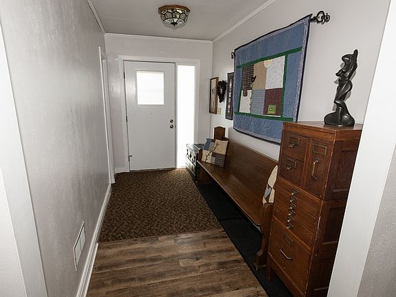 4th image of 595 N Elm St