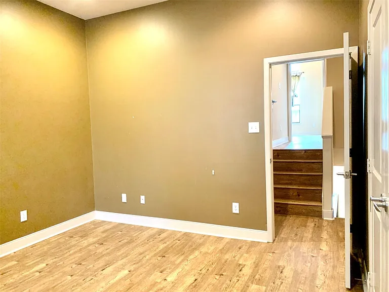 5231 Lillian St — Photo 16