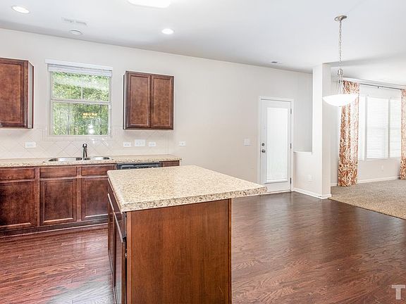 5th image of 410 Pintail Ct