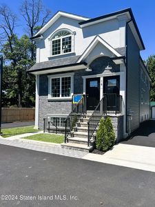 14 Kion Way, Staten Island, NY, 10303