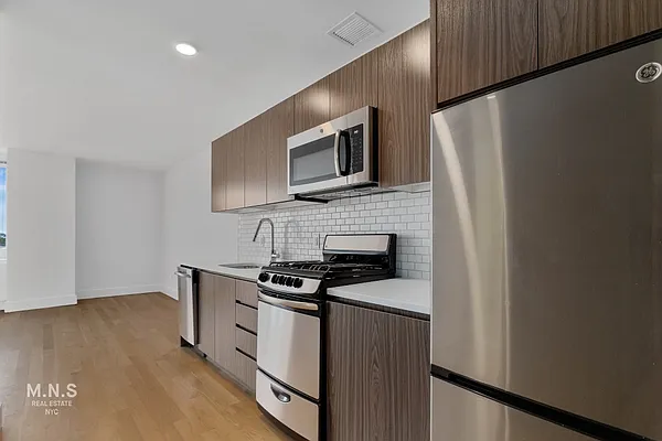 Rented by MNS | media 9