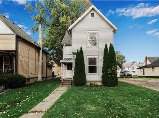 15 Vine St, Lockport, NY 14094