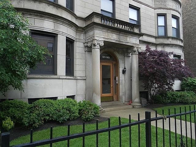 1st image of 921 W Belle Plaine Ave APT G