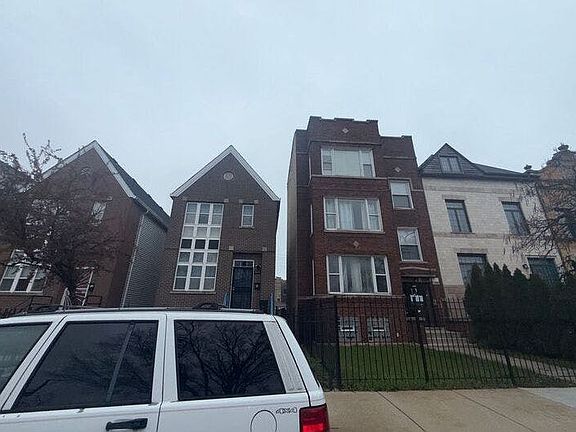 3rd image of 816 E 42nd St