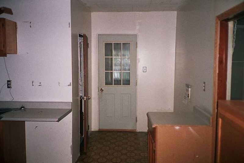 3rd image of 6 HIGH Street